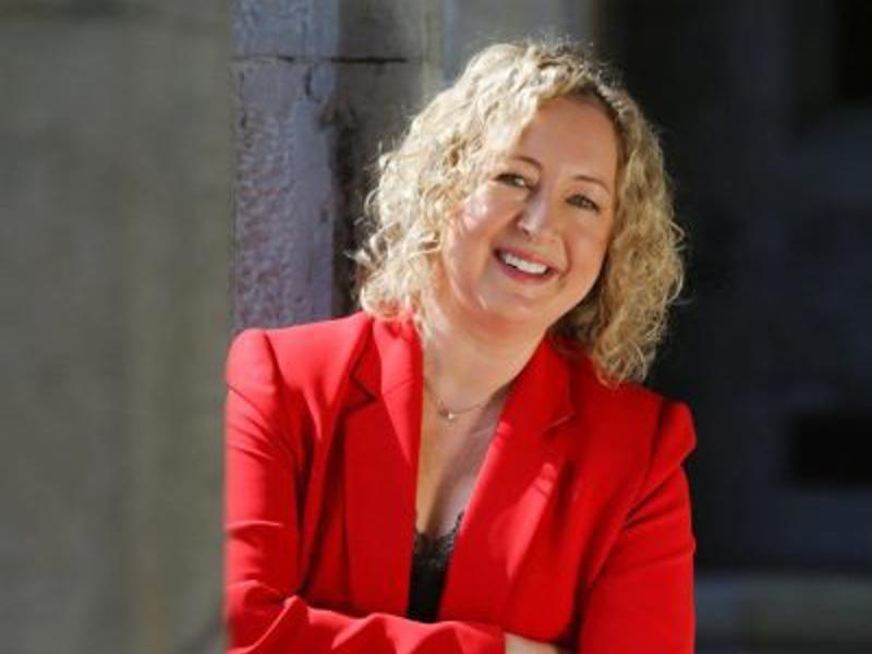 Sharon Walsh Headshot 400X400