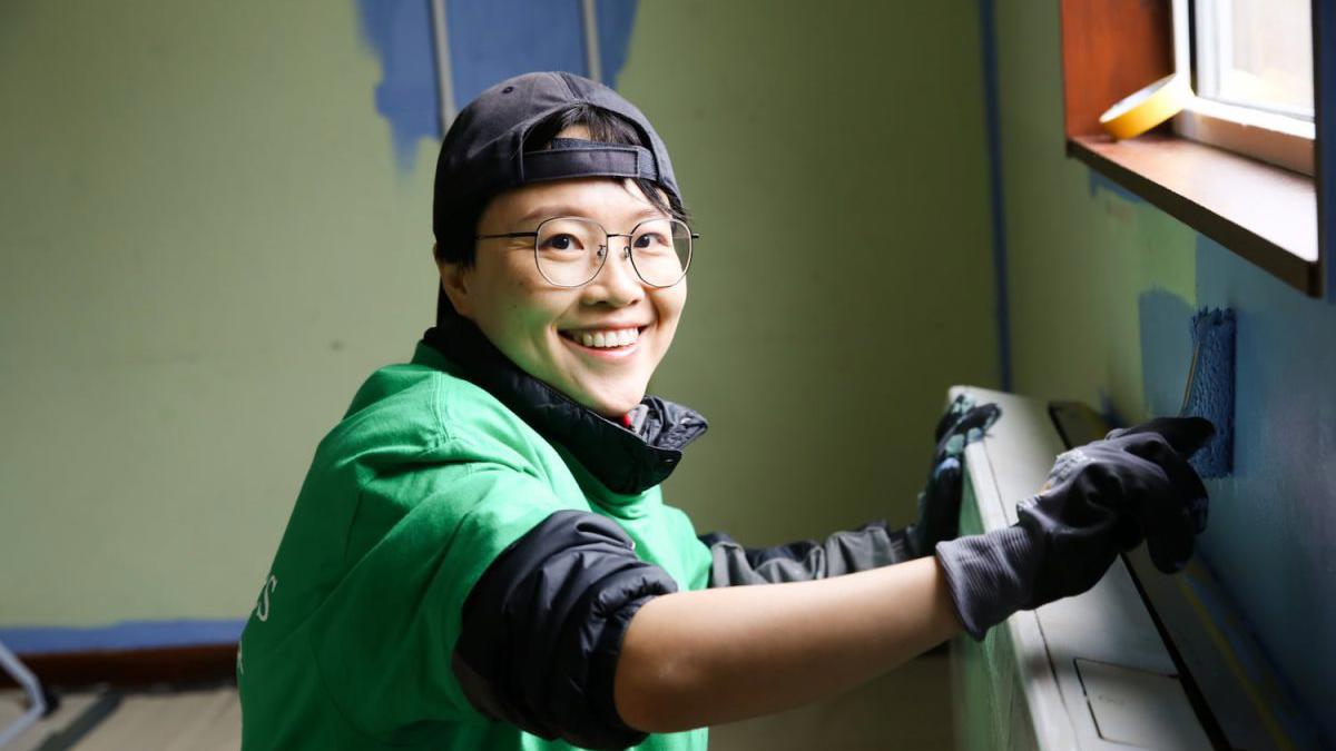 Fidelity Team Volunteer Painting Smiling Baseball Cap 1200X800